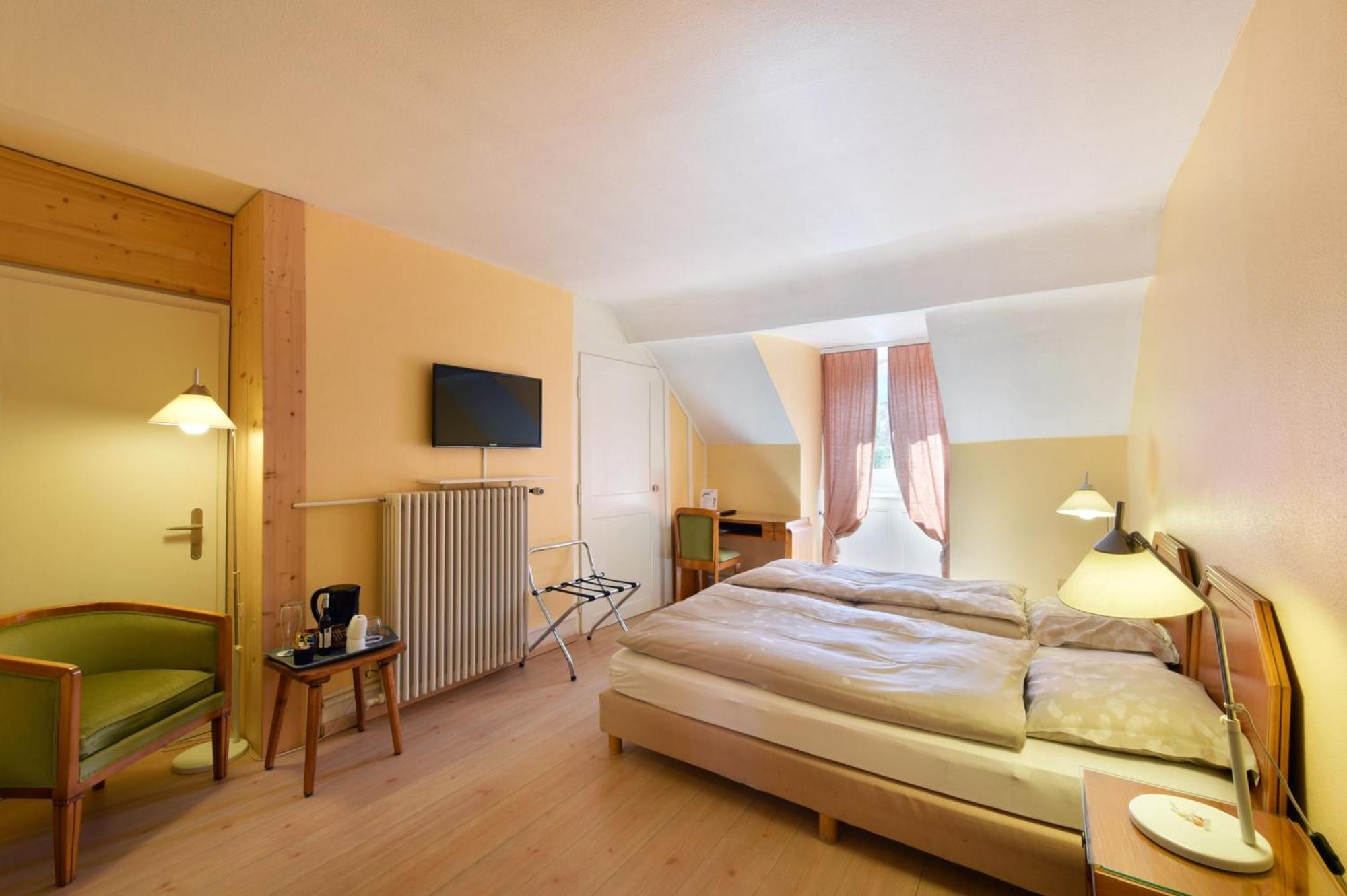 Hotel De L'Aigle Couvet ห้อง รูปภาพ