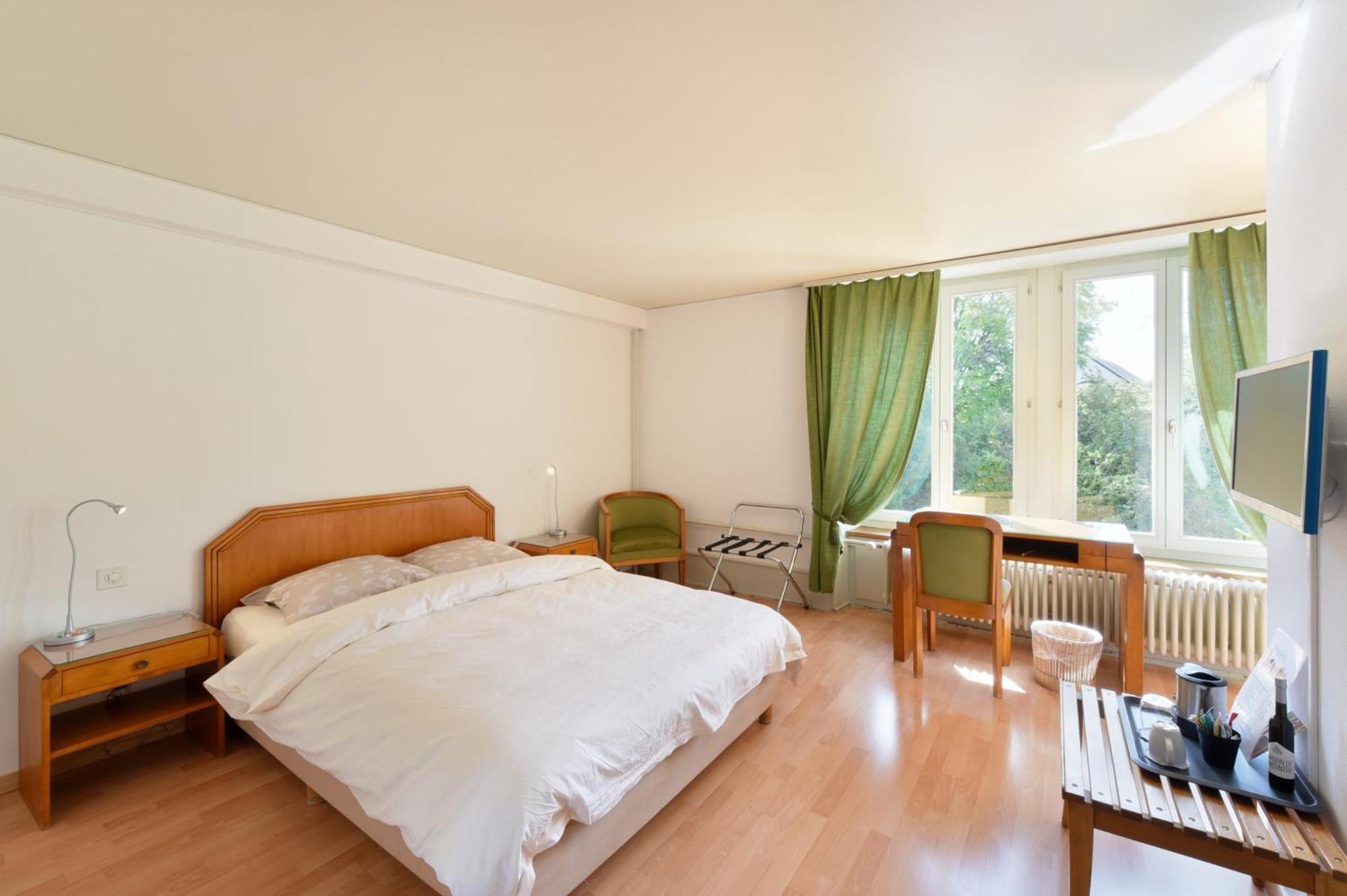 Hotel De L'Aigle Couvet ห้อง รูปภาพ