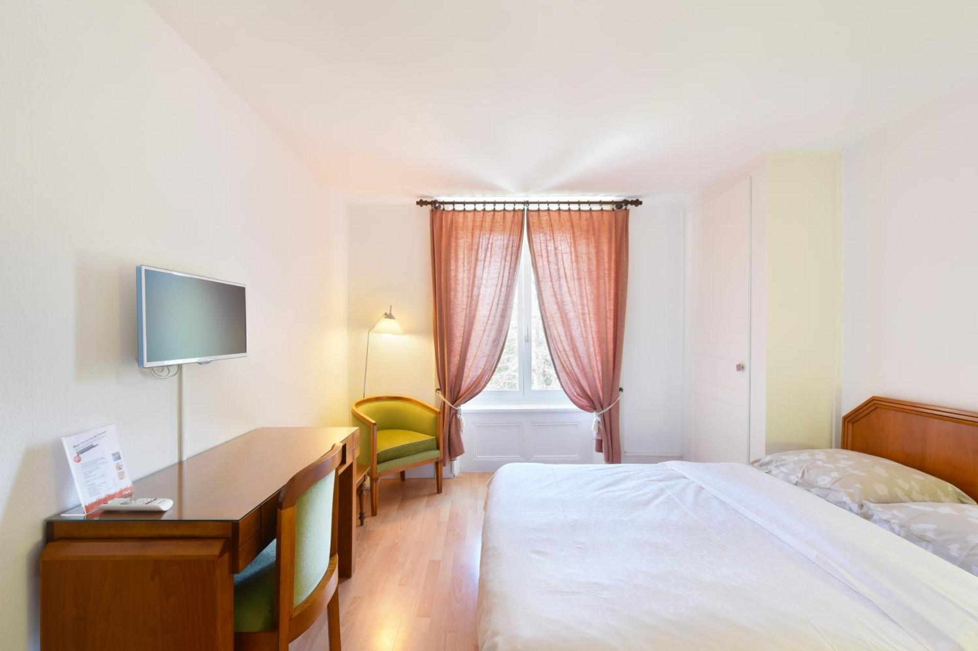 Hotel De L'Aigle Couvet ห้อง รูปภาพ