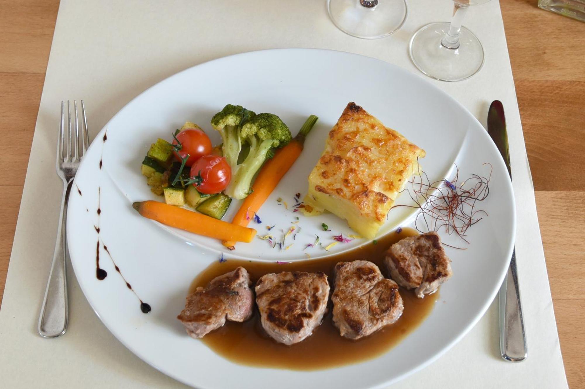 Hotel De L'Aigle Couvet ภายนอก รูปภาพ