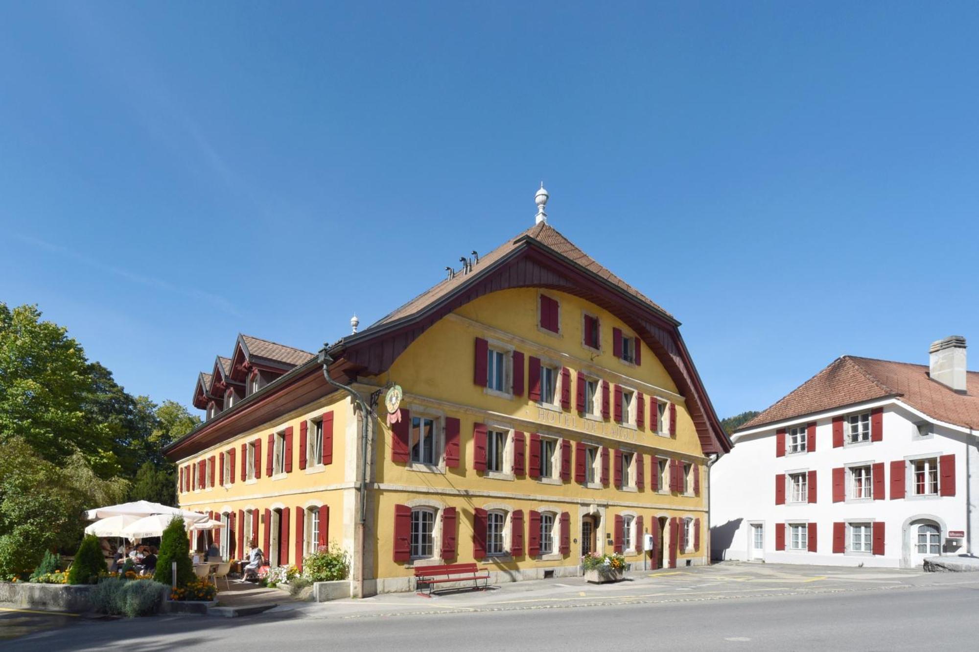 Hotel De L'Aigle Couvet ภายนอก รูปภาพ
