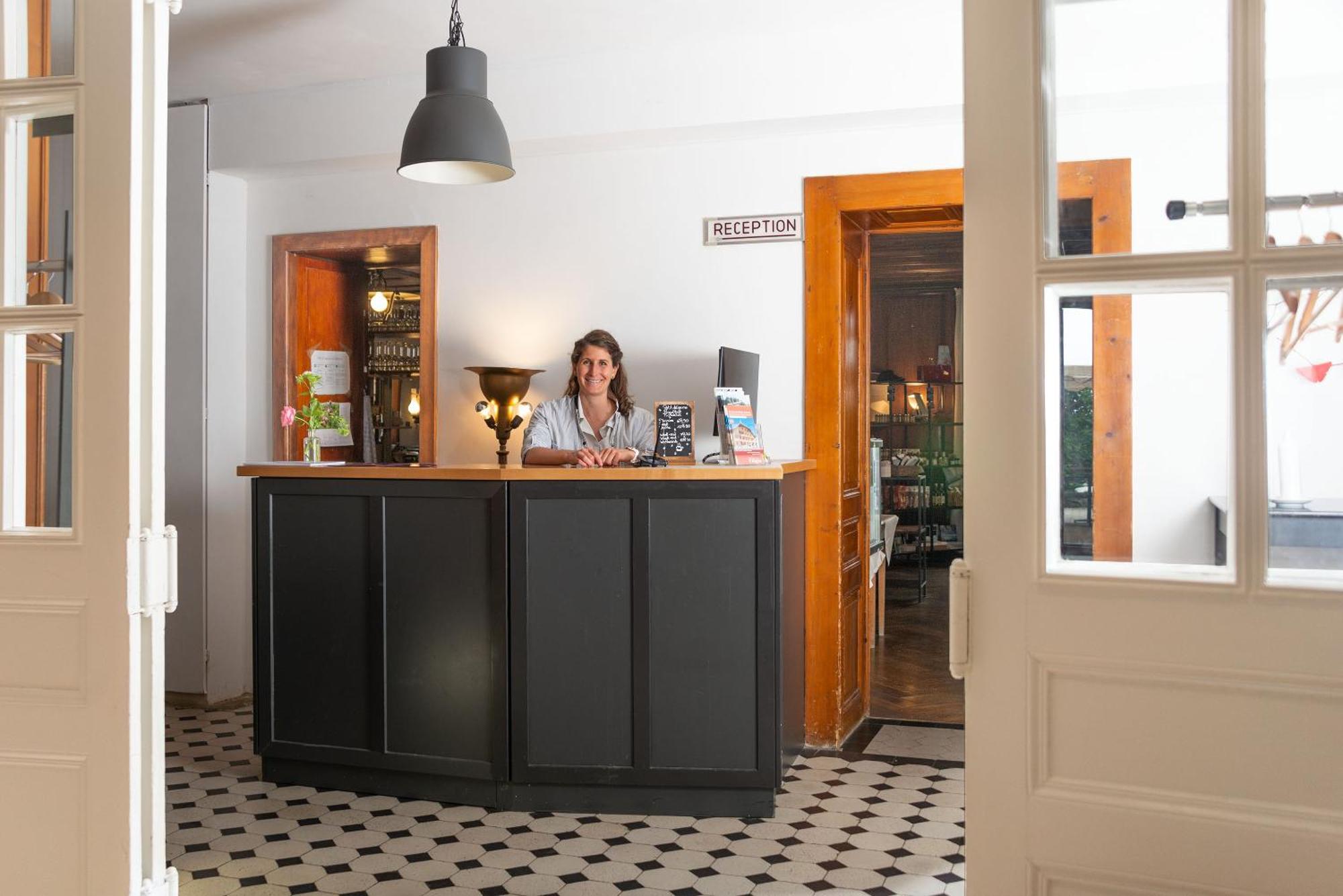 Hotel De L'Aigle Couvet ภายนอก รูปภาพ
