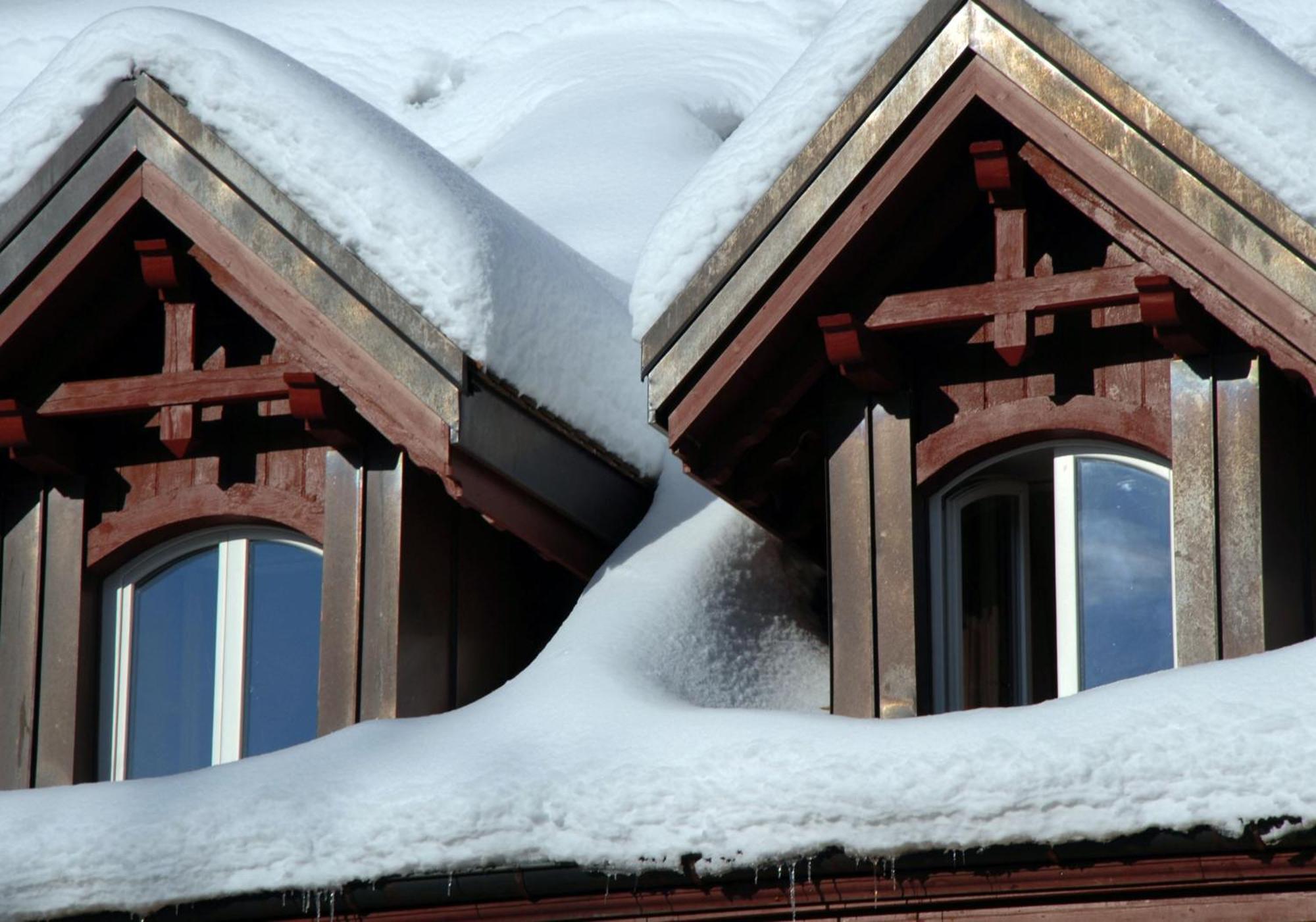 Hotel De L'Aigle Couvet ภายนอก รูปภาพ